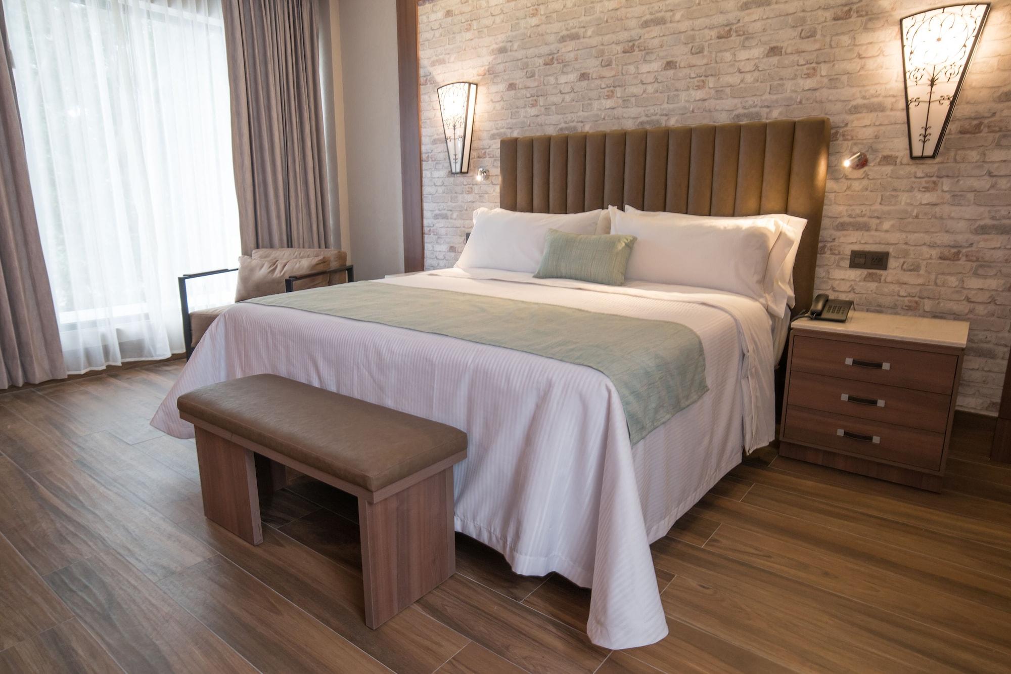 Hotel Ronda Minerva Гуадалахара Екстериор снимка