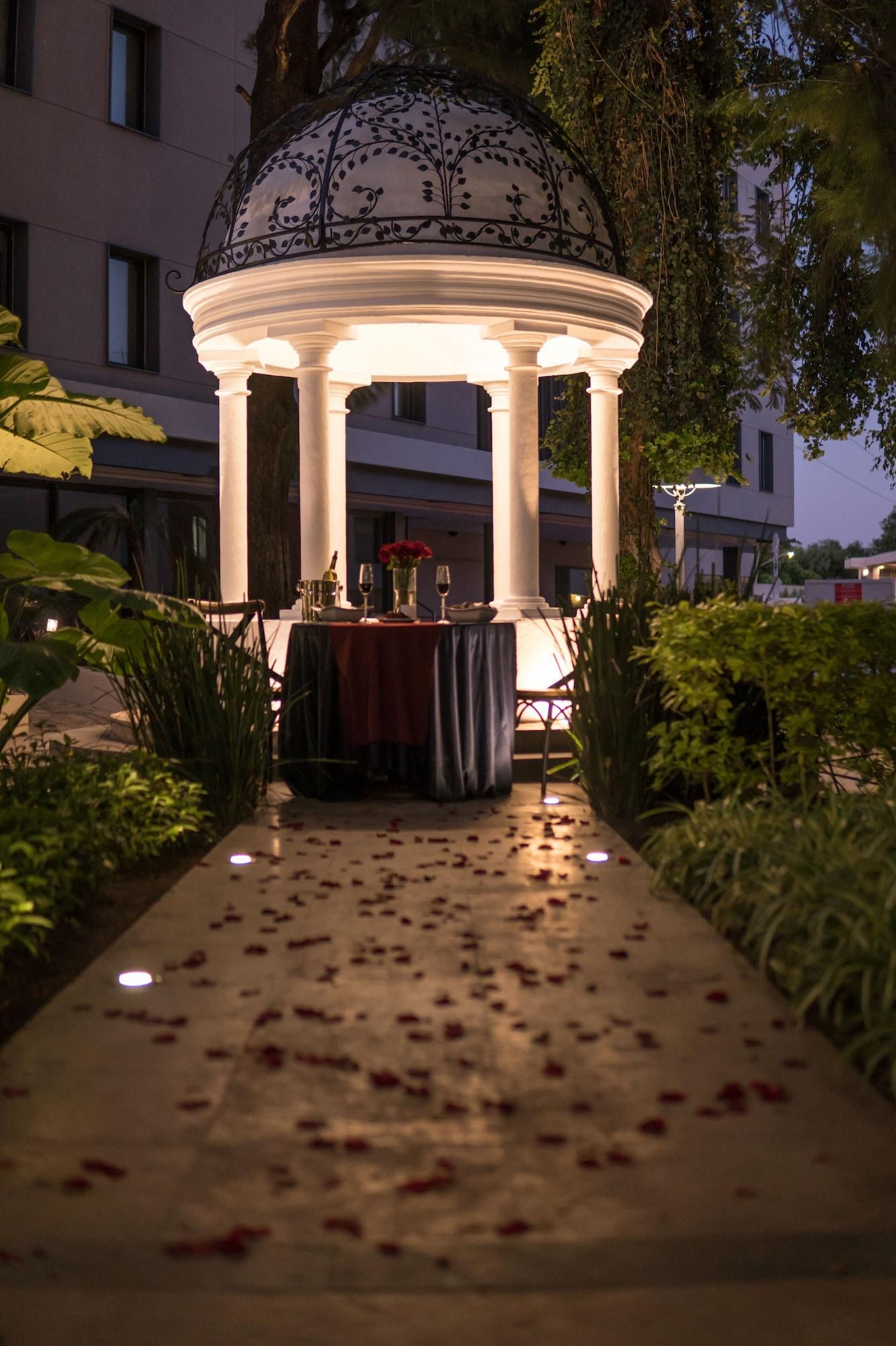 Hotel Ronda Minerva Гуадалахара Екстериор снимка