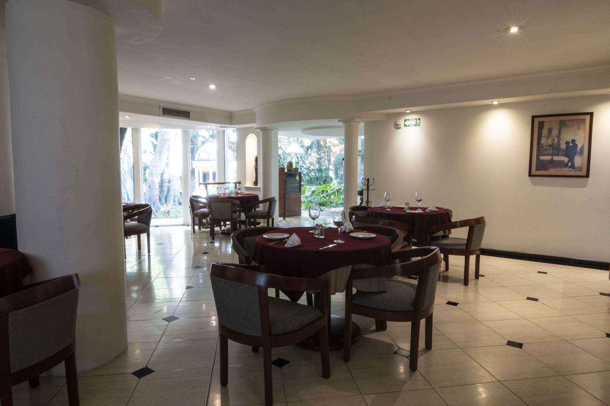 Hotel Ronda Minerva Гуадалахара Екстериор снимка