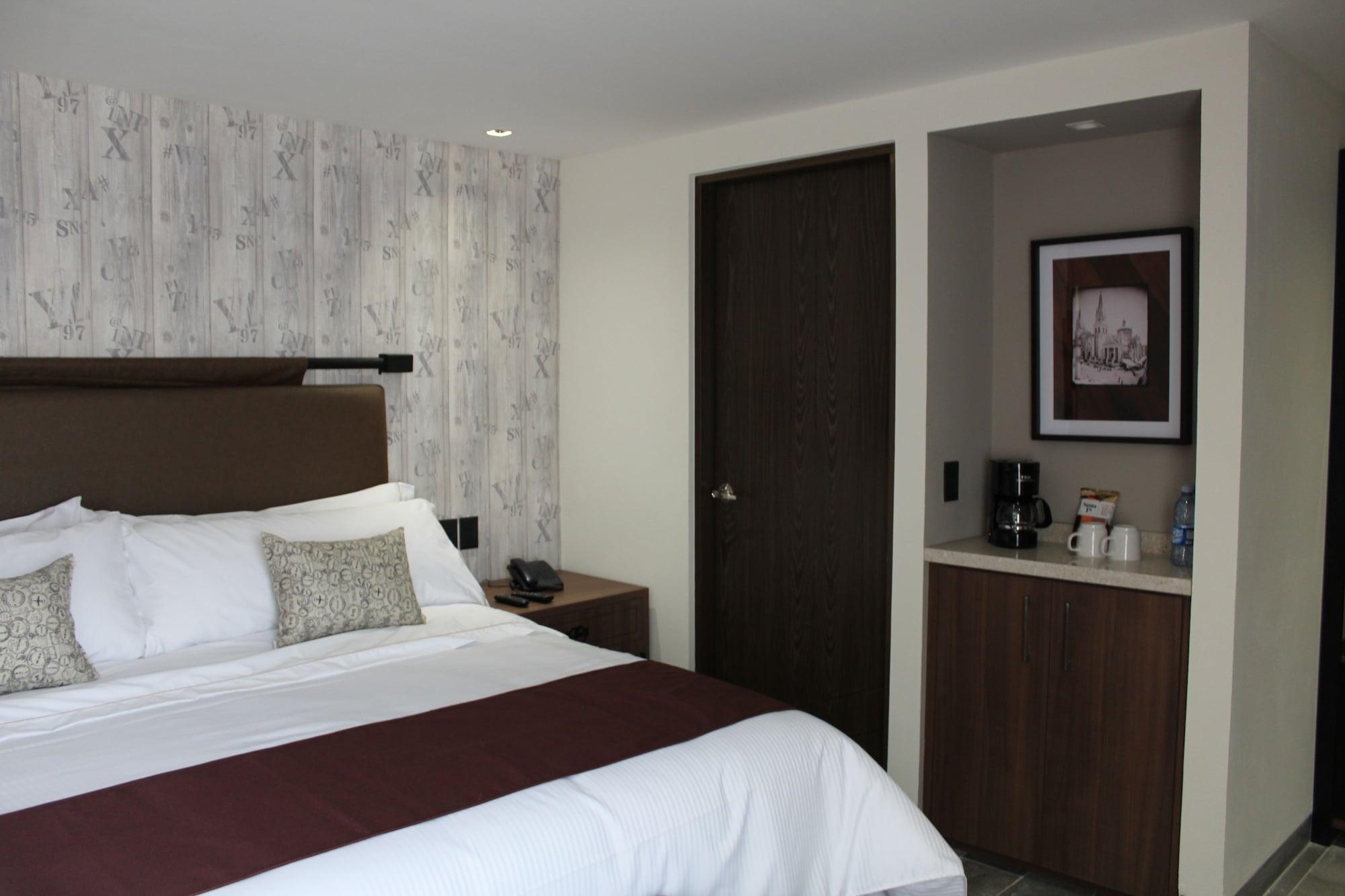 Hotel Ronda Minerva Гуадалахара Екстериор снимка