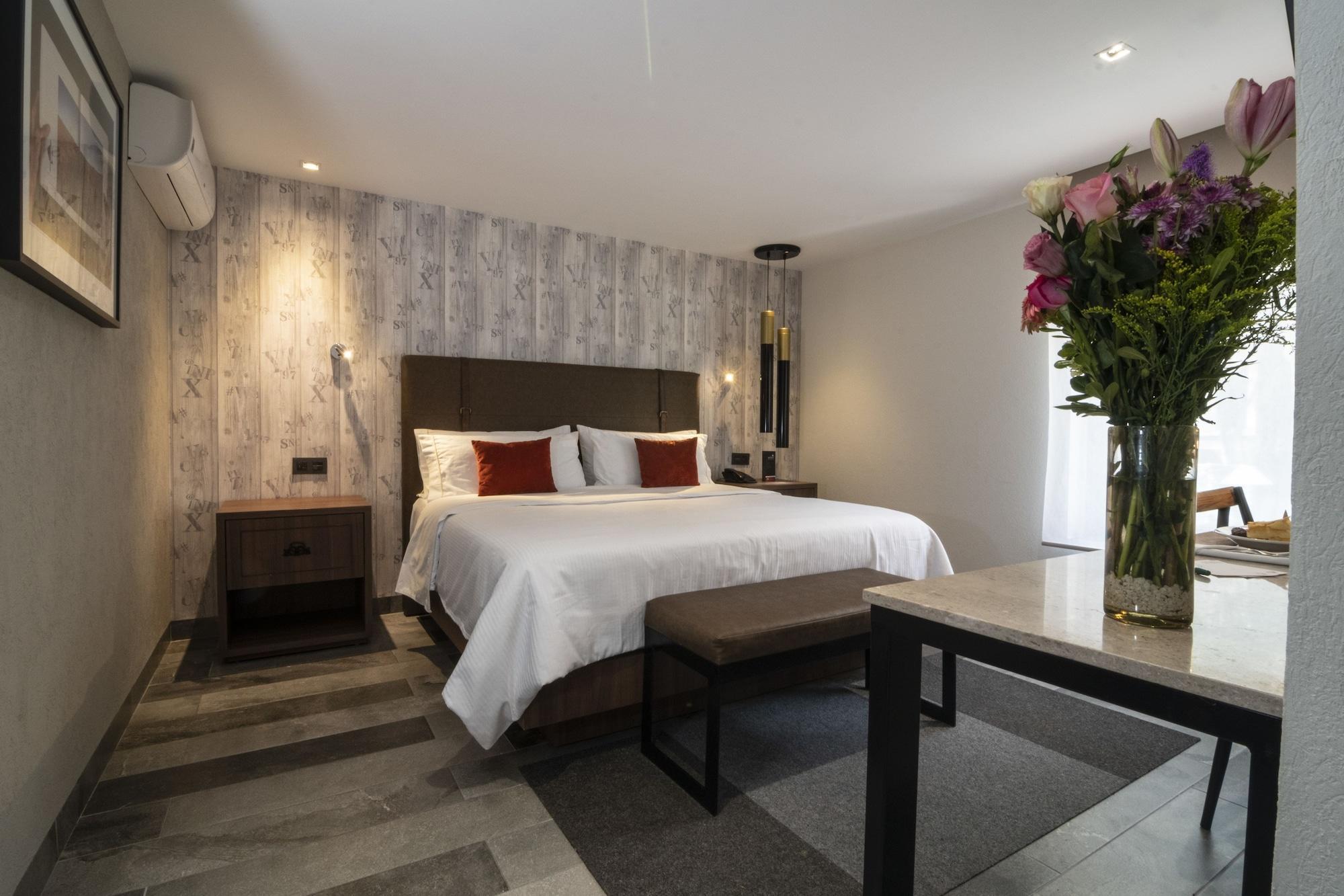 Hotel Ronda Minerva Гуадалахара Екстериор снимка