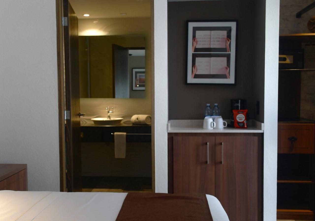 Hotel Ronda Minerva Гуадалахара Екстериор снимка